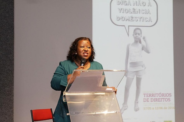 Secretária de Estado de Educação, Macaé Evaristo, participou da abertura da exposição. Foto: Walmir Monteiro