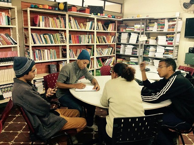 Grupo teve a oportunidade de praticar atividades de operação de rádio na escola como gravação, edição e transmissão de áudio em softwares livres. Foto: Divulgação Educação Integral