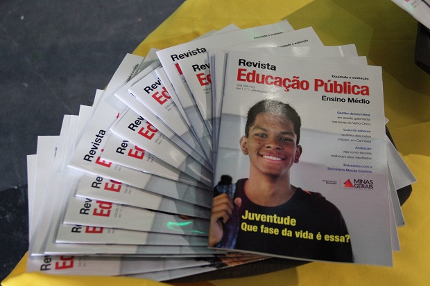 Primeira edição da revista Educação Pública: Ensino Médio. Foto: William Campos Viegas. ACS/SEE