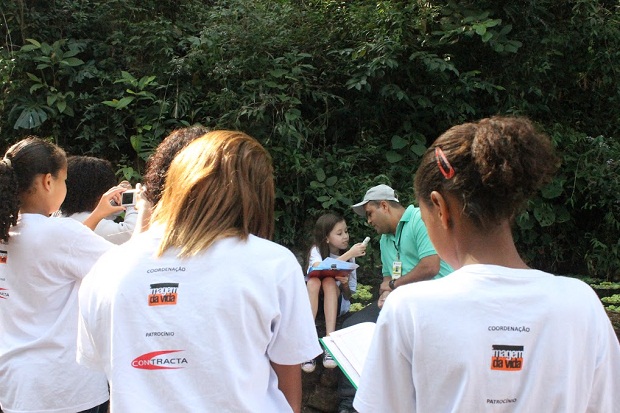 Moradores de Sabará contaram um pouco de sua história para os estudantes. Foto: Geanine Nogueira ACS/SEE