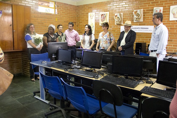 O laboratório de informática recebeu nome da ex-educadora Lucinea Araújo. Foto Elian Oliveira/ACS-SEE
