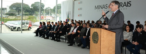 Fernando Pimentel ressaltou a importância desse tipo de entrega para um estado tão extenso quanto Minas Gerais. Foto: Manoel Marques/Imprensa MG