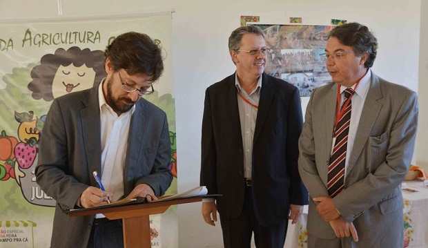 Acordo de cooperação foi assinado na Cidade Administrativa. Foto: Carlos Alberto/Imprensa MG