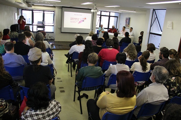 Secretária participa de aula inaugural do curso de Pedagogia da UEMG. Foto: Elian Oliveira/ACS-SEE