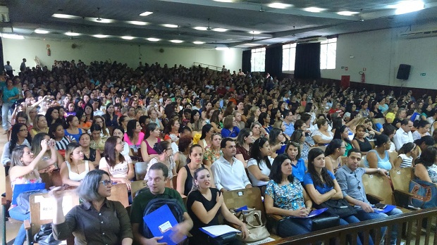 Seminário regional em Governador Valadares teve presença de mais de mil profissionais da educação, que debateram sobre educação especial e inclusão. Foto: Divulgação SRE