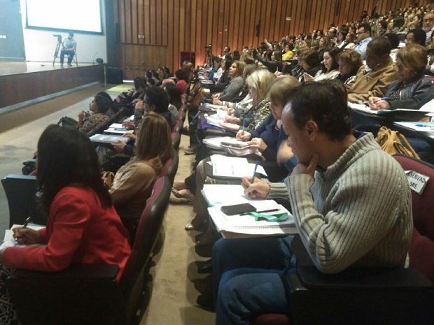 Cerca de quinhentos profissionais da educação compareceram ao evento no Auditório JK. Foto: Mônica Profeta/ACS-SEE