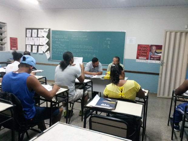 No Cesec de Pirapora, professores se revezam no plantão de 7 às 21h30. Foto: Karine Pereira