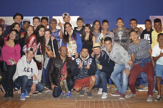 Estudantes de Mucuri, em Teófilo Otoni, visitaram a Festa internacional do Livro, em Paraty (RJ). Foto: Arquivo da Escola