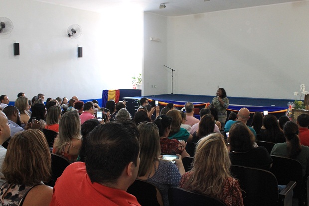 Gestores das escolas estaduais da SRE Passos também se reuniram com a secretária. Foto: Geanine Nogueira ACS/SEE