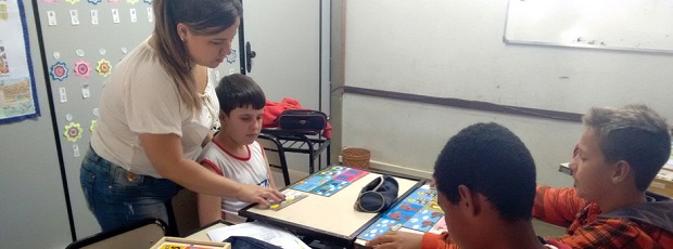 Na Escola Estadual São José, em Pedro Leopoldo, programa usa oficinas de palavras, jogos pedagógicos e outras atividades lúdicas. Foto: Jersy Nunes