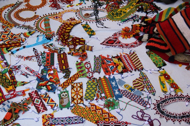 Entre as publicações previstas estão catálogos do artesanato indígena. Foto. Elian Oliveira/ACS-SEE