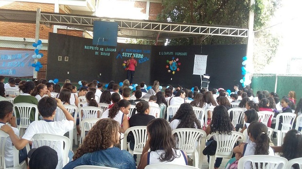 Em Montes Claros, estudantes participaram de seminário e de oficinas de Libras. Foto: Arquivo da Escola