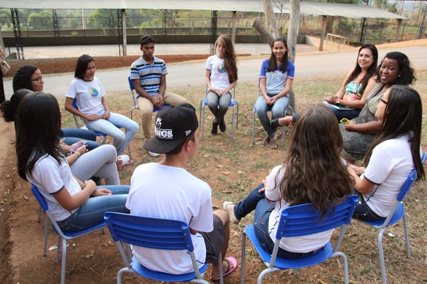 Secretária se reuniu com alunos da EE Santa Quitéria - Foto: Luiz Navarro / ACS - SEE