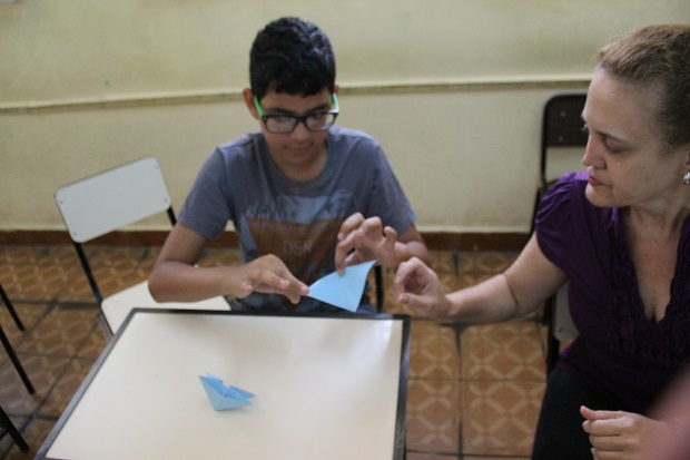 Oficina de origami fez parte da programação da EE Melo Viana. Foto: Elian Oliveira - ACS/SEE. 