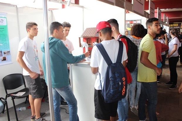 Apresentação do projeto Eliminação de metais pesados na água por biossorção. Fotos: Vítor Gomes