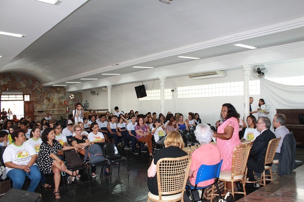Secretária Macaé reafirmou compromisso da SEE com a juventude, na abertura da Semana Paulo Freire. Foto: Geanine Nogueira./ACS-SEE