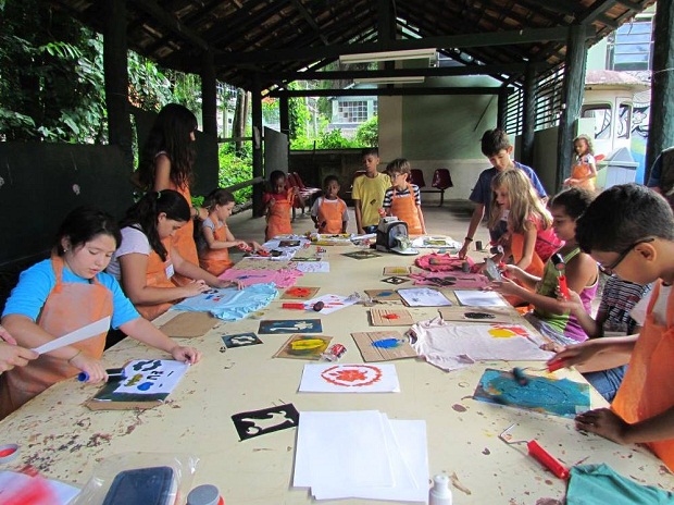 Crianças se divertem em edição passada do evento.Foto: Reprodução/MHNJB UFMG