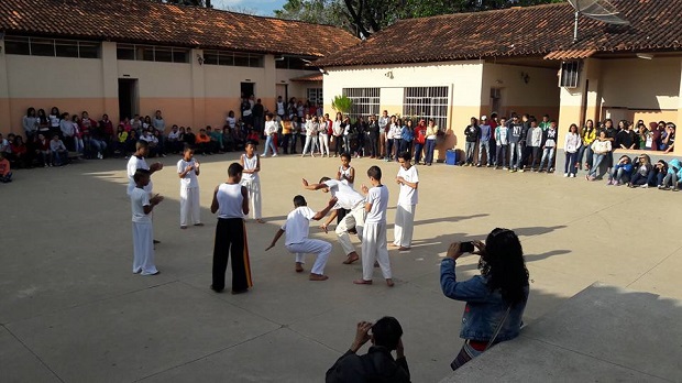 A capoeira está entre as oficinas mais concorridas. Foto: Arquivo da Escola