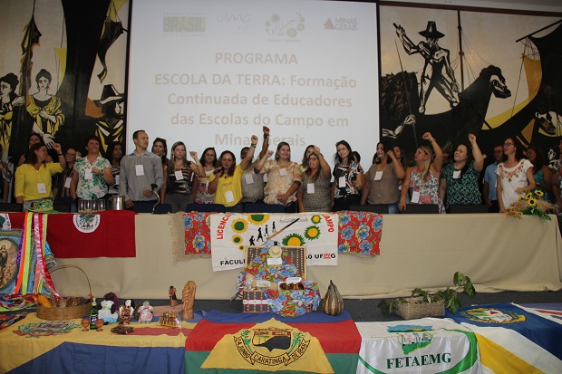 Educadores, que atuam em escolas do campo de 10 municípios mineiros, participam de Seminário na Faculdade de Educação da UFMG. Foto: Naiane Nunes/SEE