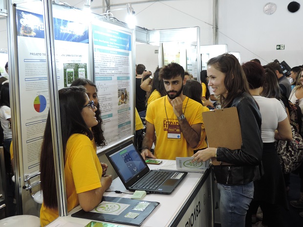 Em março de 2017, os estudantes mineiros apresentaram um aplicativo na Febrace. Foto: Arquivo escola.