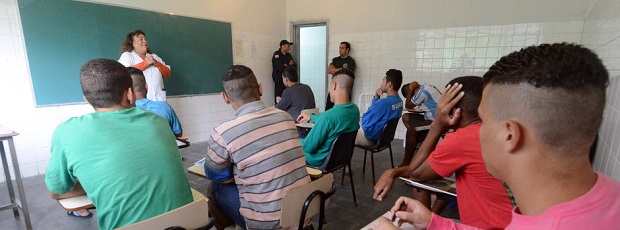 Os cerca de 2 mil adolescentes que cumprem medidas socioeducativas nas unidades de Minas Gerais estudam. Foto: Omar Freire/ Imprensa MG