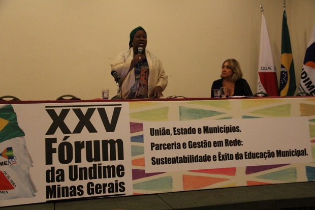 Macaé sugeriu que os novos gestores municipais de educação tenham como primeira tarefa a apropriação dos planos municipais de educação e suas metas. Foto: Elian Oliveira/ACS-SEE