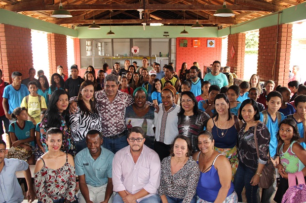 Recepcionada por estudantes e lideranças locais, Macaé destacou a importância de se valorizar a Educação do Campo em Minas Gerais. Foto: Willliam Viegas - ACS/SEEMG