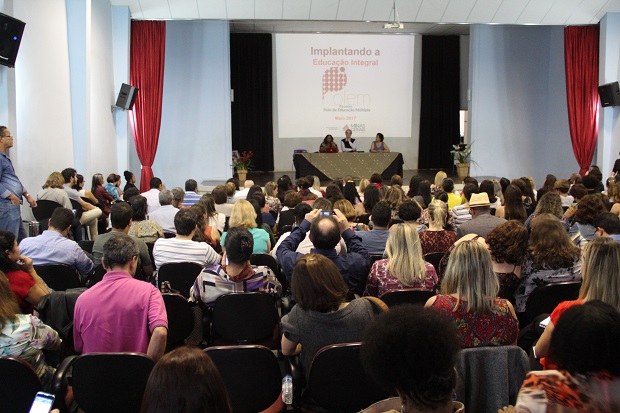 Encontro aconteceu em três dias, na EE Maurício Murgel e Inhotim. Foto: Elian Oliveira/ACS-SEE