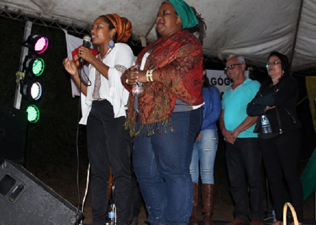 Maria Alves e Macaé Evaristo na cerimônia oficial de abertura da 9ª Jornada Socioterritorial da UFMG. Foto: William Campos Viegas (ACS/SEEMG).