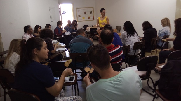 Especialistas e educadores de 4 escolas estaduais que atendem a Unidades do Sistema Socioeducativo de Belo Horizonte e Região Metropolitana. Foto: Poliana de Souza.