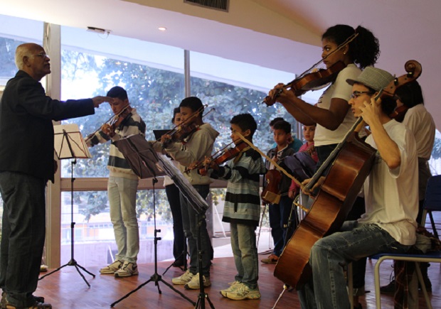 Apresentação da Orquestra da Fundação Caio Martins (FUCAM). Foto: William Campos Viegas (ACS/SEEMG).