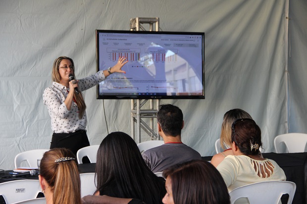 A superintendente de Avaliação Educacional da SEE, Geniana Guimarães Faria, apresentou o Sistema Mineiro de Avaliação e Equidade da Educação Pública.Foto: Eric Abreu/ACS-SEE