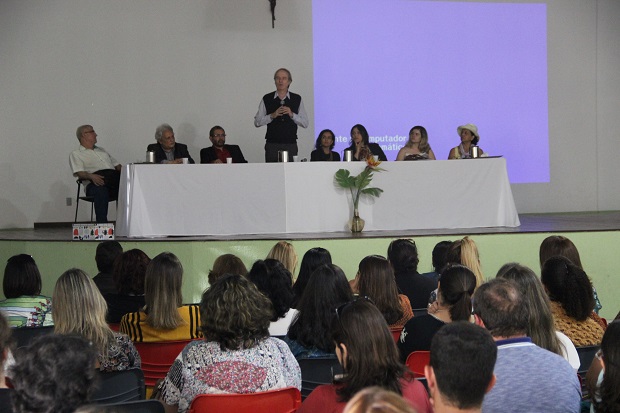O Secretário Adjunto Wieland abriu os trabalhos no encontro com diretores das escolas estaduais de Juiz de Fora e Leopoldina. Foto: Elian Oliveira/ACS-SEE