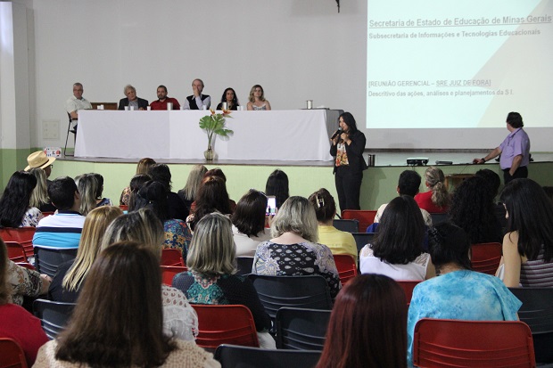 Subsecretária Mara Santos falou sobre tecnologias educacionais. Foto: Elian Oliveira/ACS-SEE