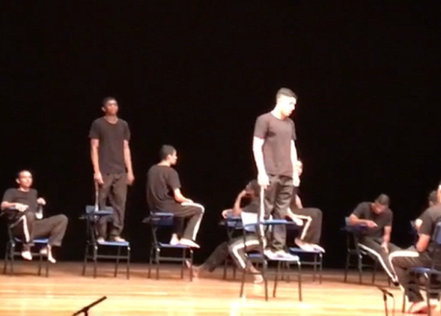 A peça também foi apresentada na quadra de esportes do Ceseub para familiares, professores, técnicos e demais estudantes da Unidade. Foto: Divulgação Ceseub