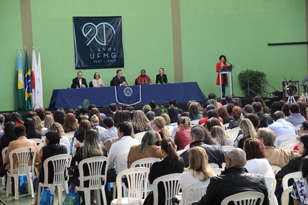 Macaé Evaristo falou da importância de se ter, na SBPC, um espaço para educadores como mecanismo de articulação e discussão do atual cenário político e os desafios para a Educação. Foto: Elian Oliveira (ACS/SEE)
