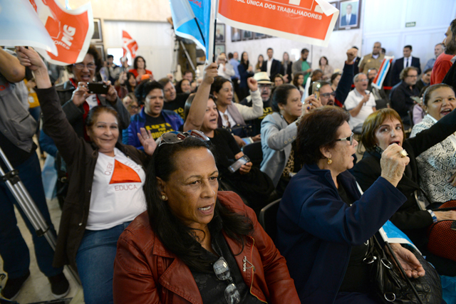 Professores da rede estadual participaram da solenidade de promulgação da Emenda. Foto: Guilherme Dardanhan /ALMG.