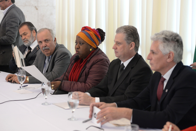 Macaé Evaristo ressaltou que o Adveb abre um novo momento da educação no estado. Foto: Guilherme Dardanhan /ALMG.