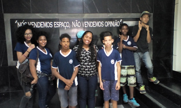 Os alunos abraçaram a ideia e já produzem um site. Foto: Arquivo da Escola