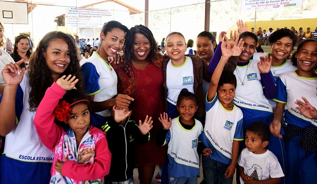 A nova sede da escola deu trouxe mais motivação para os estudantes e ajuda a melhorar o bem-estar e o aprendizado dos alunos. Foto: Marcelo Sant’Anna/Imprensa MG