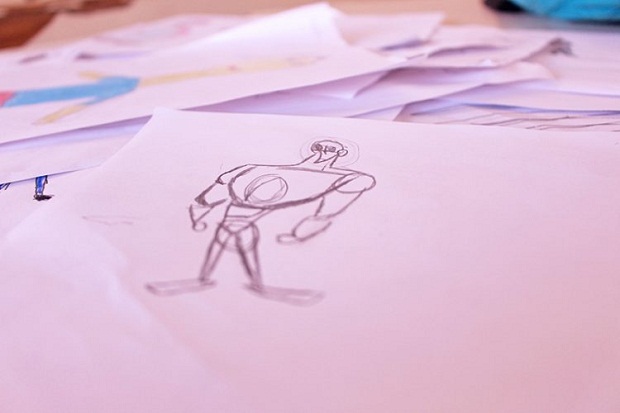 A exposição é fruto de uma oficina realizada pelo cartunista Lucas Ramon com estudantes da Escola Estadual Francisco Sales. Foto: Alice Sá 