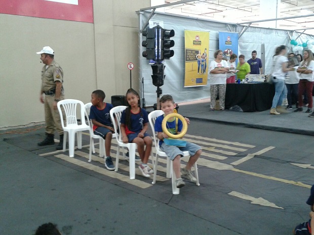 Escolas participaram do evento no estacionamento do shopping. Foto: Arquivo SEE