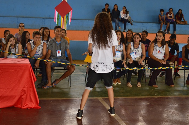Uma animada gincana abordou vários temas, como drogas, preconceitos, diversidade, meio ambiente, abuso infantil e violência contra mulher. Foto: Divulgação