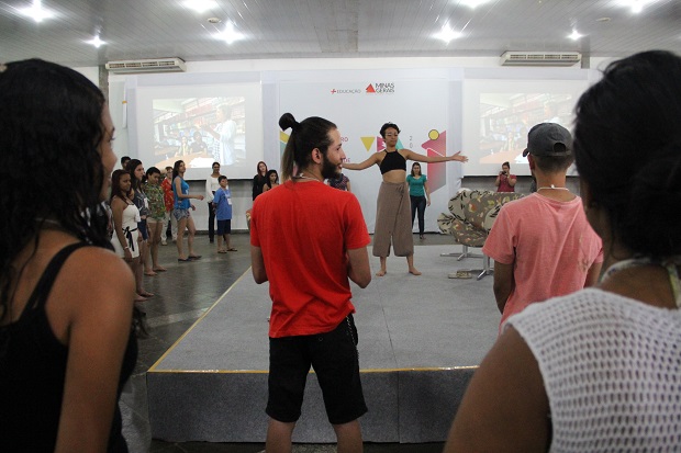Uma sessão de relaxamento precedeu a roda de conversa. Foto: Elian Oliveira/ACS-SEE