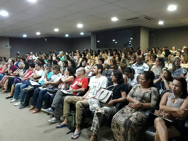 O encontro contou com a presença de cerca de 350 educadores, entre professores que atuam na EJA, pedagogos e diretores de escolas. Foto: Divulgação
