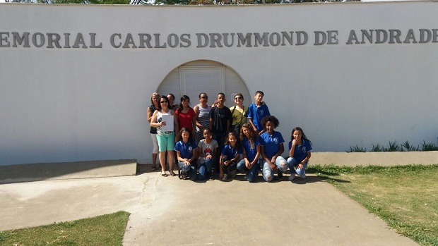 Estudantes visitaram o memorial Carlos Drummond de Andrade. Foto: Arquivo da Escola