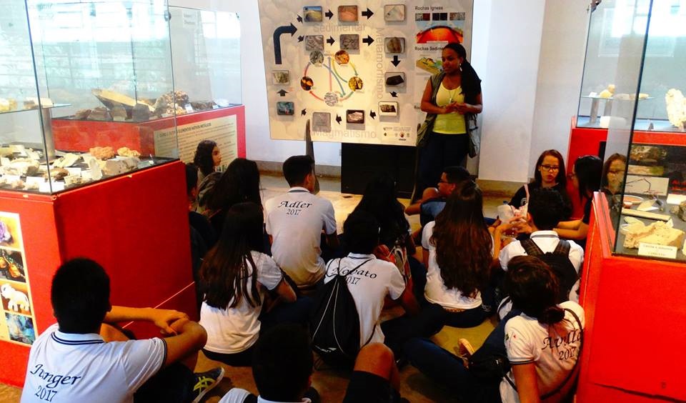 A avaliação será medida levando-se em consideração a participação e envolvimento dos alunos