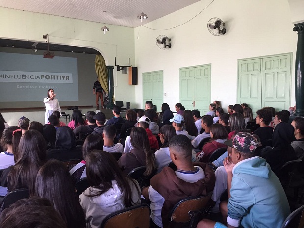 A Escola Estadual Professora Julia Kubitschek, em Passos, atende a 93 alunos do 1º ano do ensino médio na Educação Integral e Integrada. Foto: Divulgação