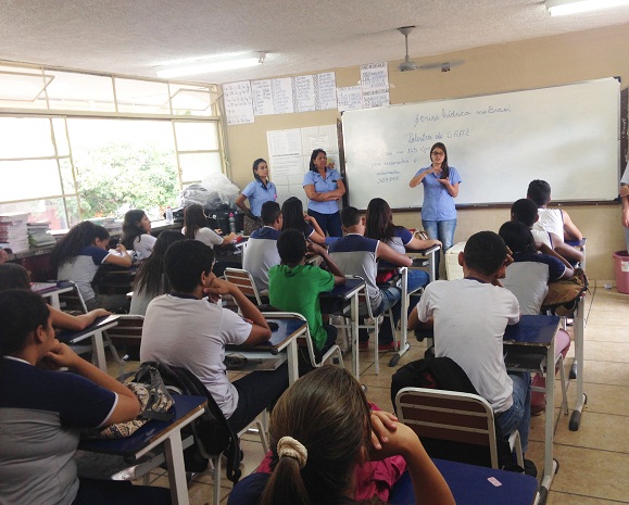 A visita de uma equipe do SAAE à escola complementou o que estava sendo estudado nas aulas de Geografia. Foto: Divulgação