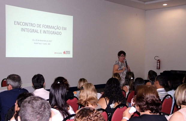 Para a coordenadora das Ações de Educação Integral e Integrada da SEE, Cecília Resende, a formação é importante para treinar a equipe responsável de cada escola. Foto: Franciele Xavier (ACS/SEE)
